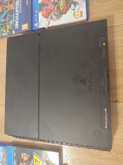 PlayStation4 CUH‑1216A 500GB+ 2 джойстика + 8 игри – Отлично състояние