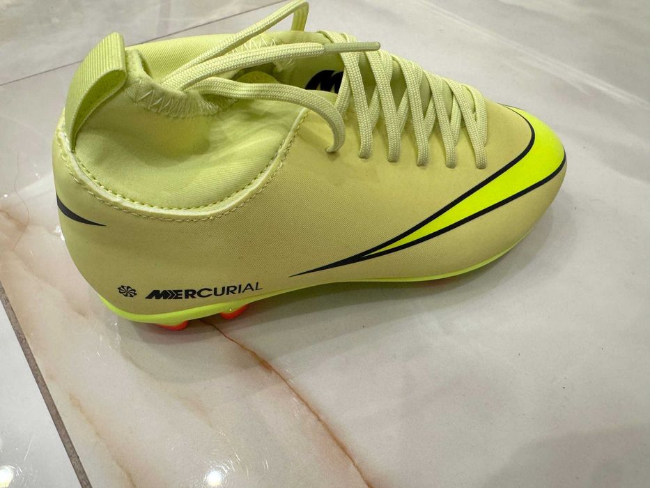 НОВЫЕ ОРИГИНАЛЬНЫЕ футбольные бутсы Nike из Италии