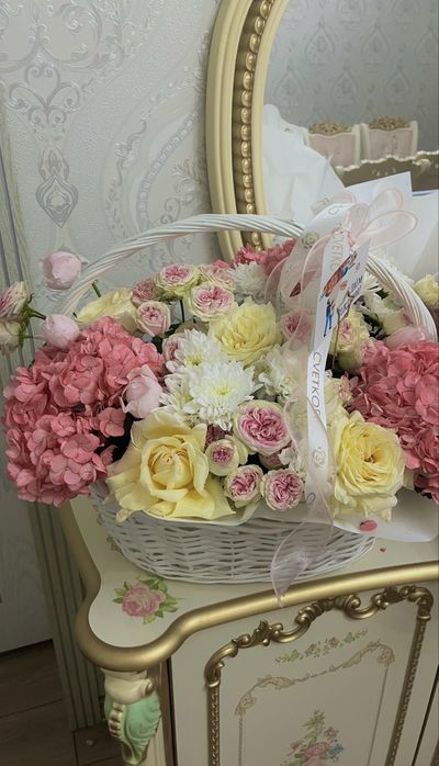 Композиция и роза