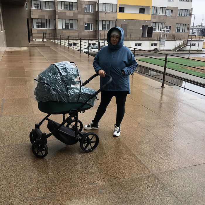 Продам коляску 2 в одном фирмы Adamex !