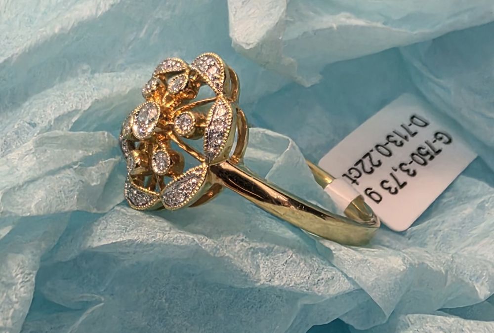 Нежное золотое кольцо