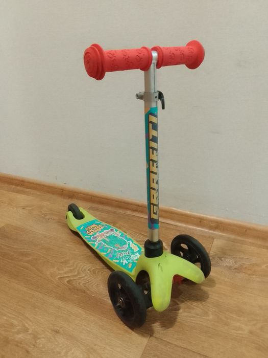 Самокат детский  "Graffiti"