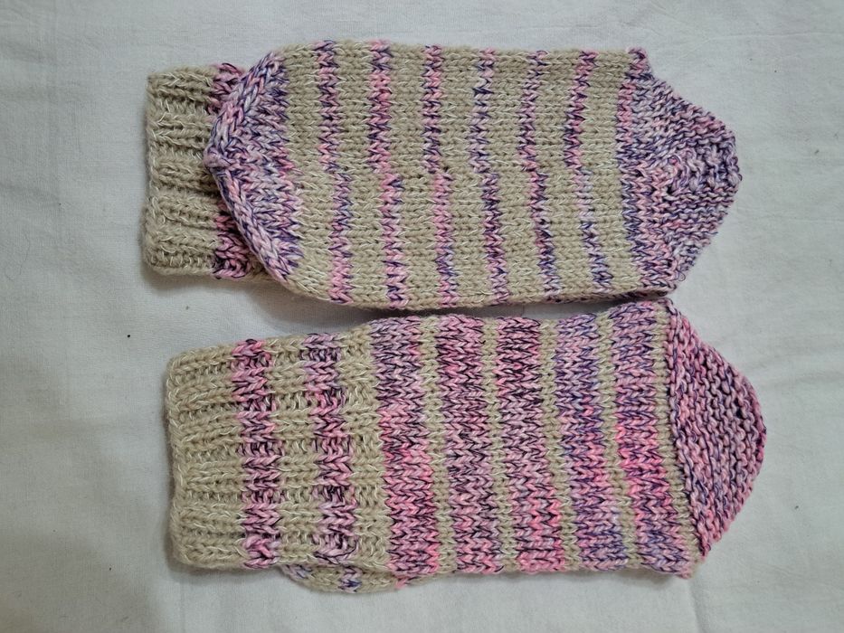 Вязанные шерстянные носочки ручной работы