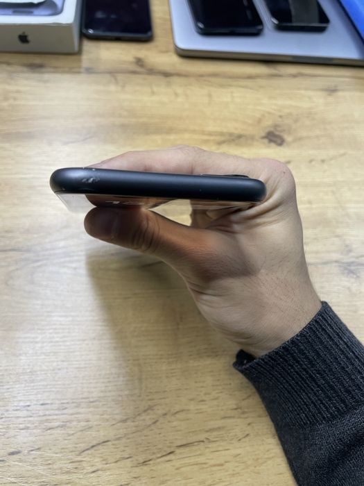 iPhone 11 128tali 70 % vakum