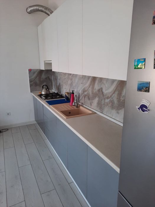 Продам кухонный гарнитур (б/у)