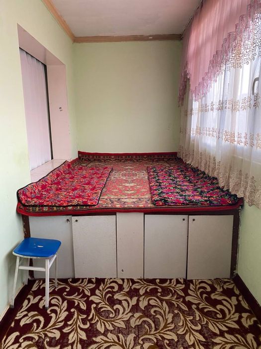 Chorsuda kvartira sotiladi 3/4/5