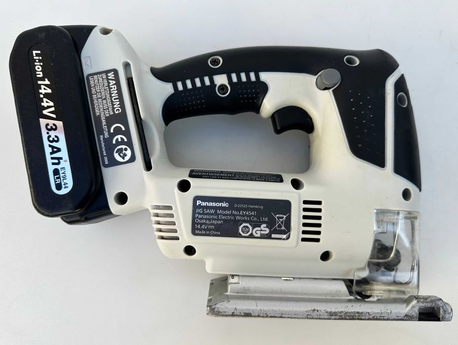 Panasonic 14.4V - Акумулаторен сет зеге, винтоверт и фенер