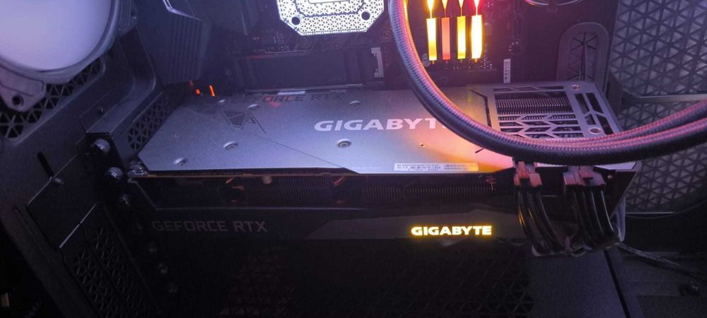 Placă video GIGABYTE GeForce RTX 3070, 8GB GDDR6 – stare foarte bună