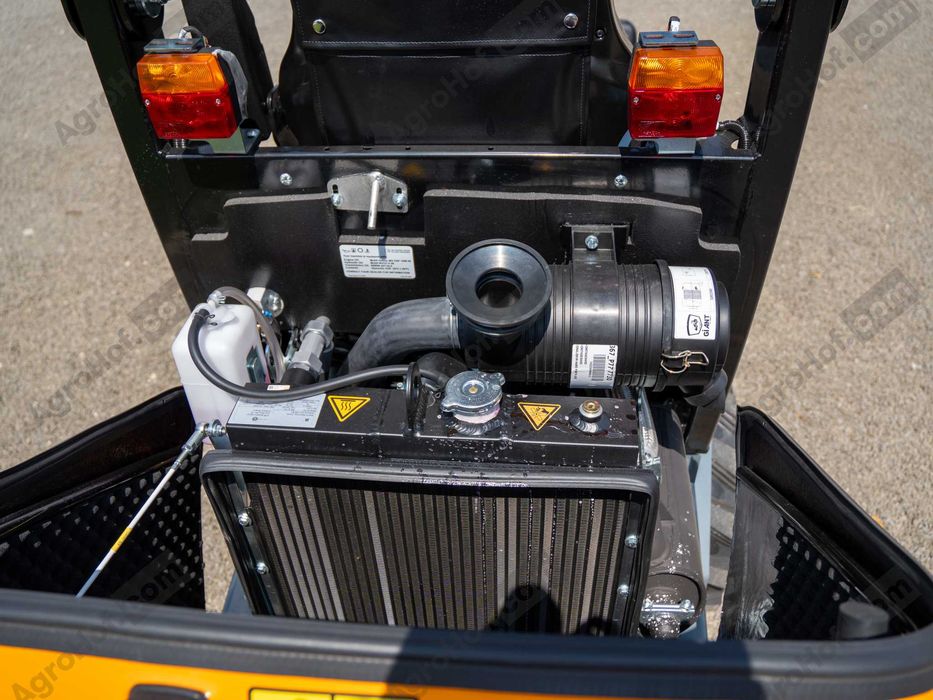 Încărcător mini cu ROPS - 26 CP, max 1100 kg / Giant G1500 (demo)