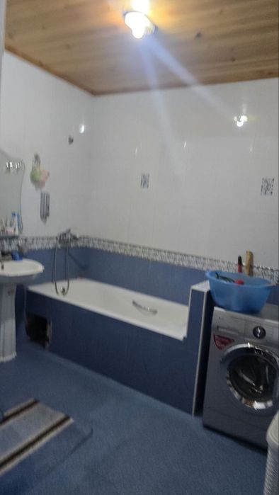 Uy sotiladi 4 xona