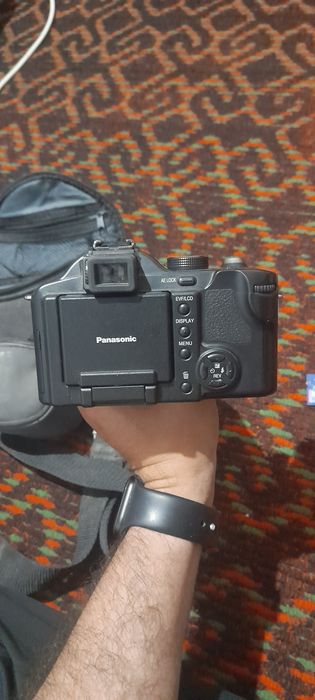 Фото апарат сотилади ишлаши яхши айби йук,