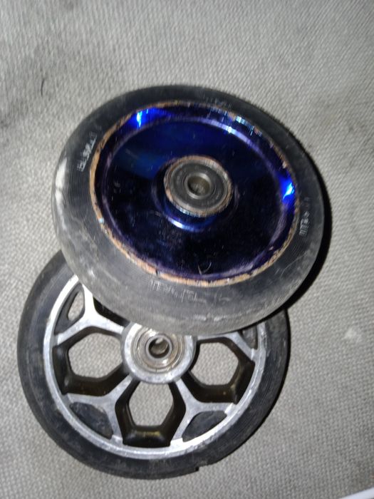 продам колеса на трюковой самокат