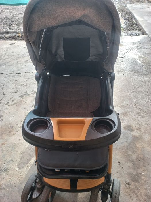 Kolyaska sotiladi narxi zor