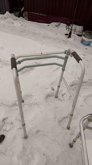 Коляска инвалидная