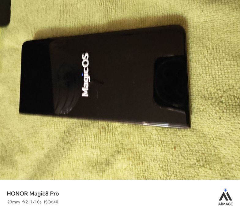 Honor Magic V2 с дефект
