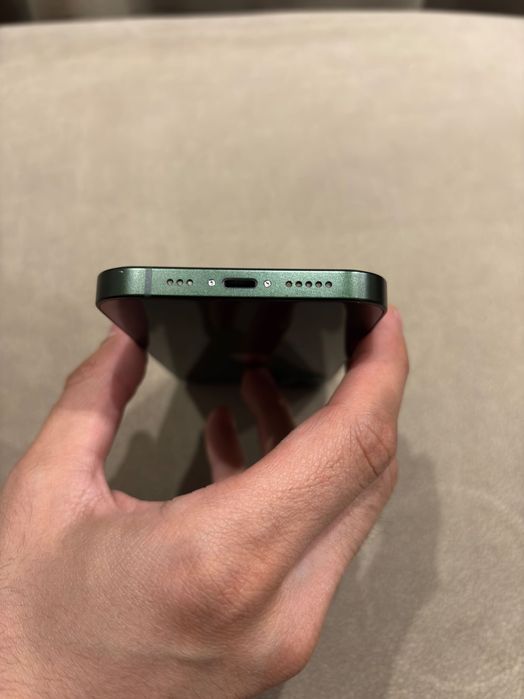 Iphone 13 128 GB тъмно зелен