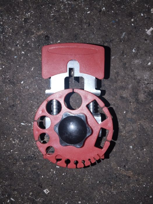 Стриппер для зачистки проводов