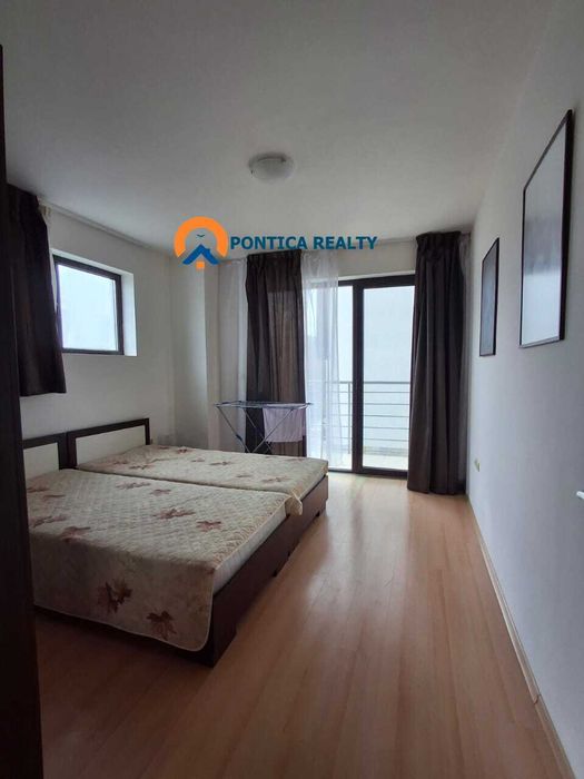 Тристаен с гледка море в Свети Влас