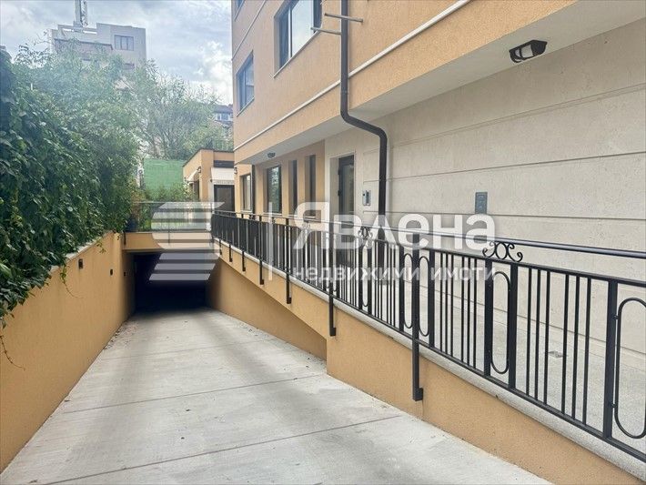 Продава се Тристаен апартамент в София, Център - 132 кв.м за 2917 €/кв.м - Снимка #8