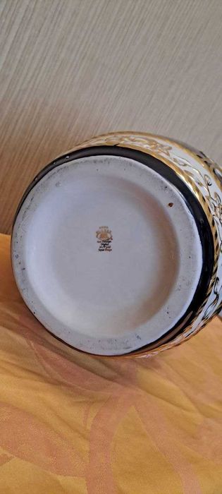 Фарфоровая ваза для интерьера , Япония.