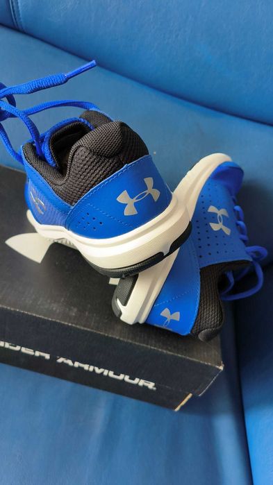 Under Armour - NOU - 150 lei - 38