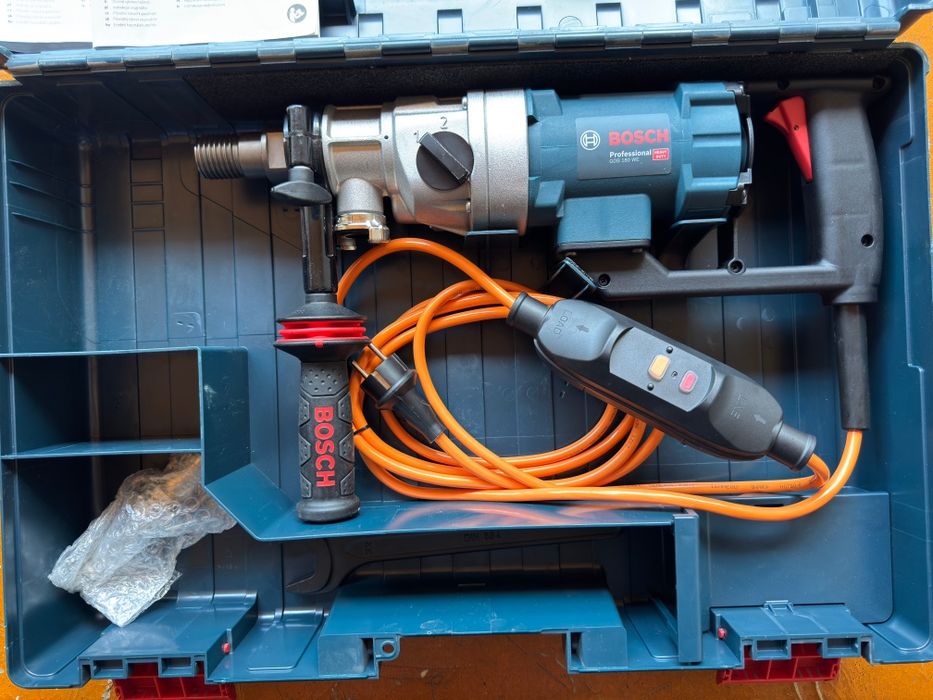 СРОЧНО Продается Дрель алмазного сверления Bosch GDB 180 WE Profession
