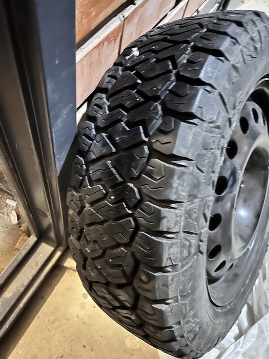 Продам Шины на дисках 4 шт комплект