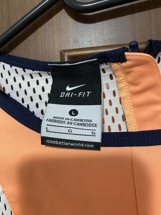 Vând rochiță sport