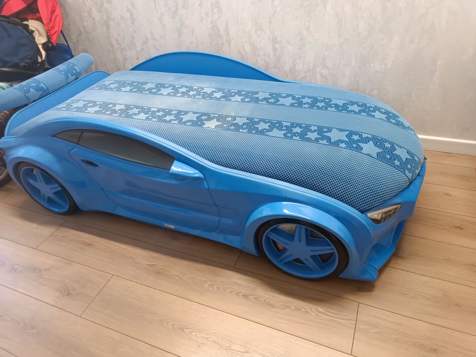 Подростковая кровать машина