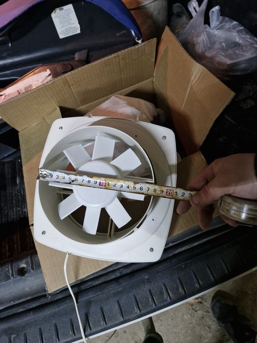 Вытяжной вентилятор 200мм диаметр