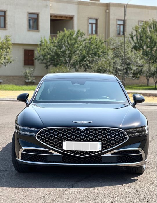 Genesis G90 Limousine