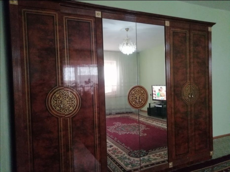 Продается спальный гарнитур