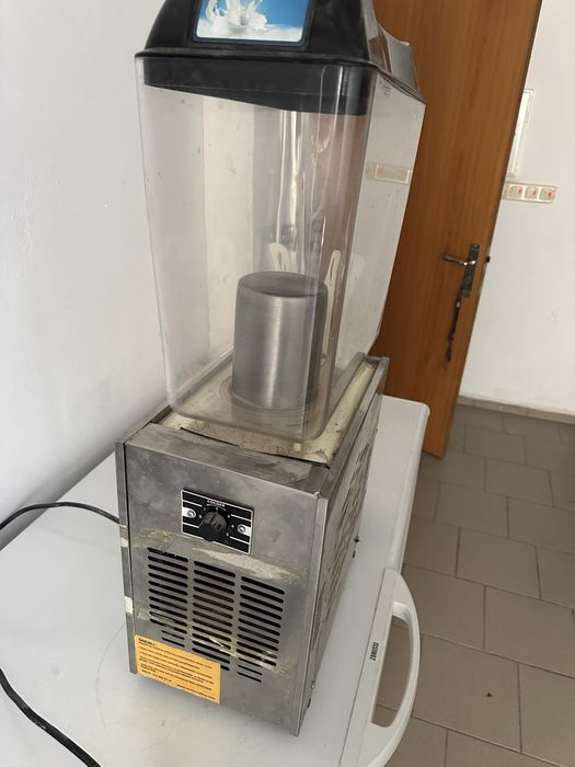 Машина за Айран.