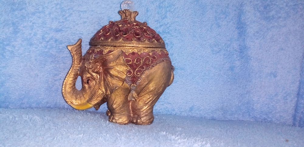 продам сувенир слоника-шкатулку