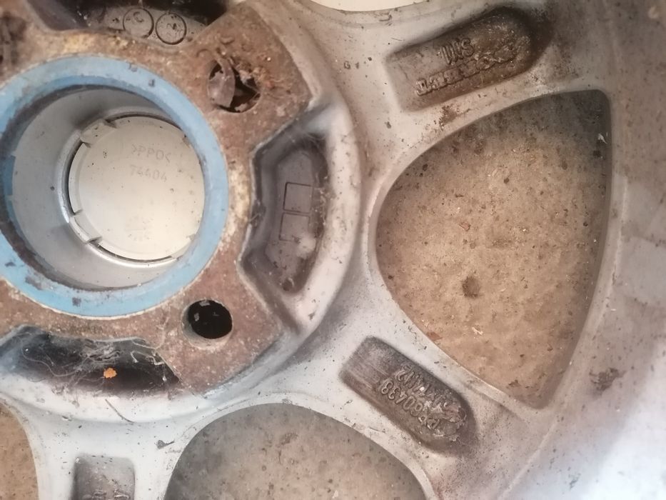 Jante aliaj R14 

Vând set jante aliaj R14, 4 prezoane.
Stare bună, urme normale de utilizare.
Fără anvelope.