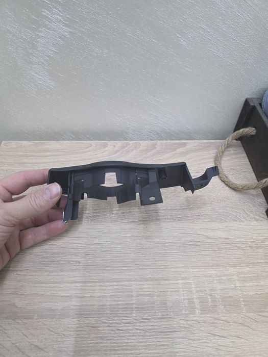 Ключ за фарове на Ауди А4 б8 и пласмасата