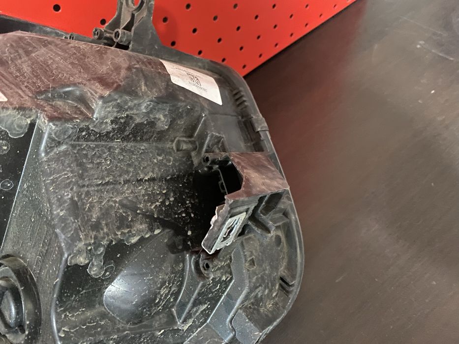 Far stanga halogen si led Dacia Duster HJD cu defect