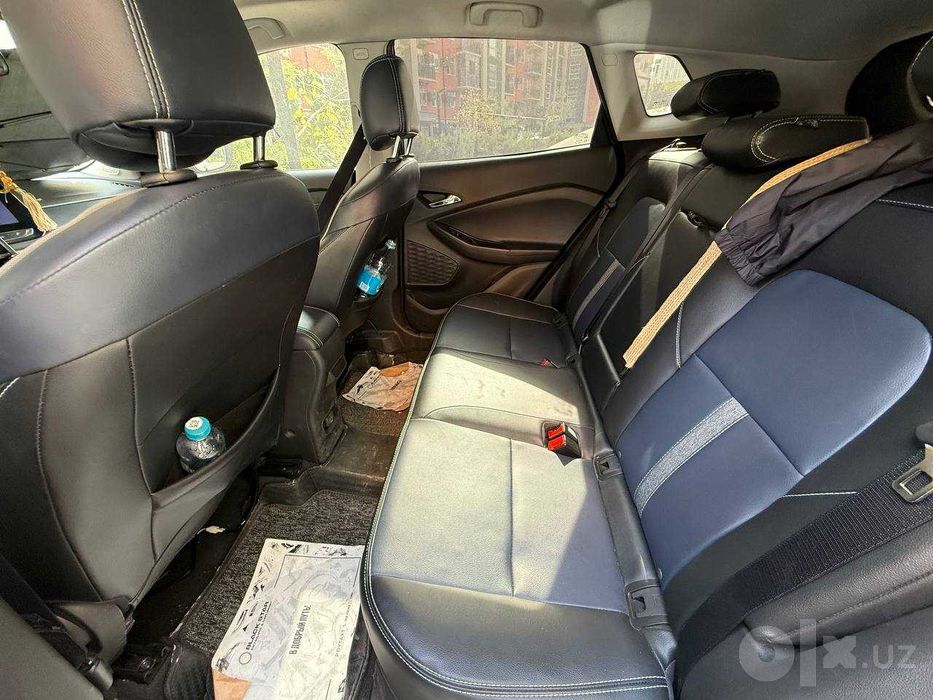 Chevrolet Tracker Premier sotiladi