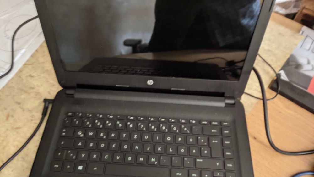 Лаптоп HP Notebook - 14-am018ng с оригинален Windows 10 като нов