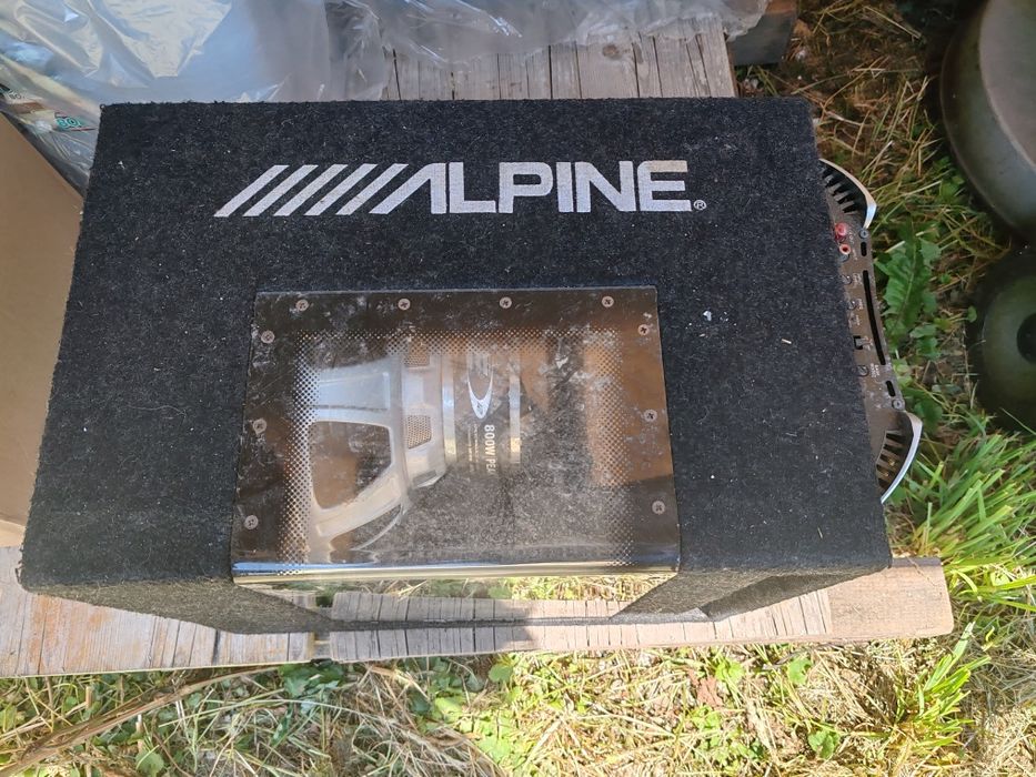 Stație cu subwoofer