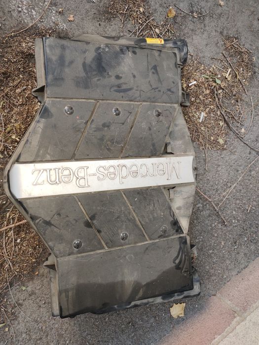 Декоративная крышка ДВС на 113 мотор Мерседес