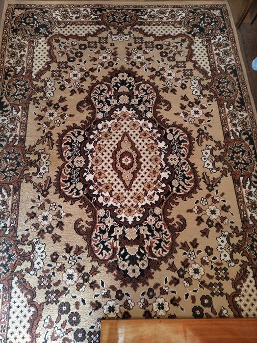 Мокетен килим белгийски модел