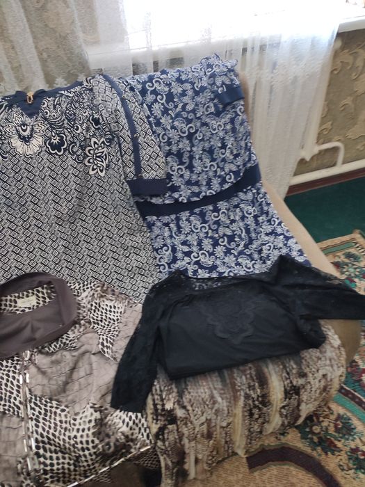 Отдам даром ,много женской одежды.