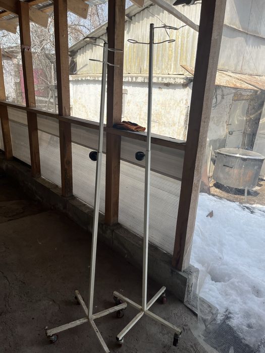 Штатив доя капельницы