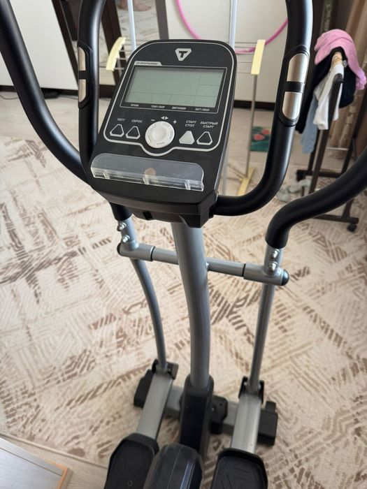 Эллиптический тренажёр