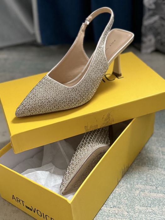 Продам туфельки новые