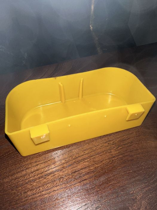 Поилка-кормушка для птиц