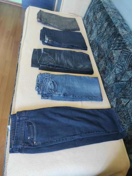 Pantaloni tip blugi, modele diferite, marimi si culori diferite
Modele