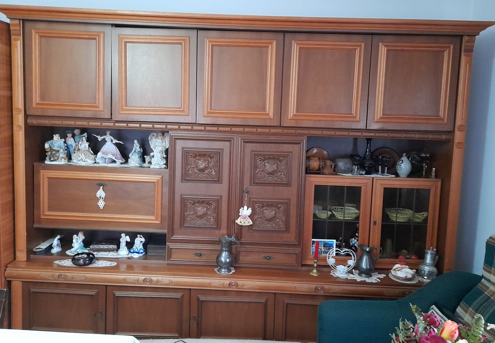 Vitrină cu bar lemn masiv scultapt