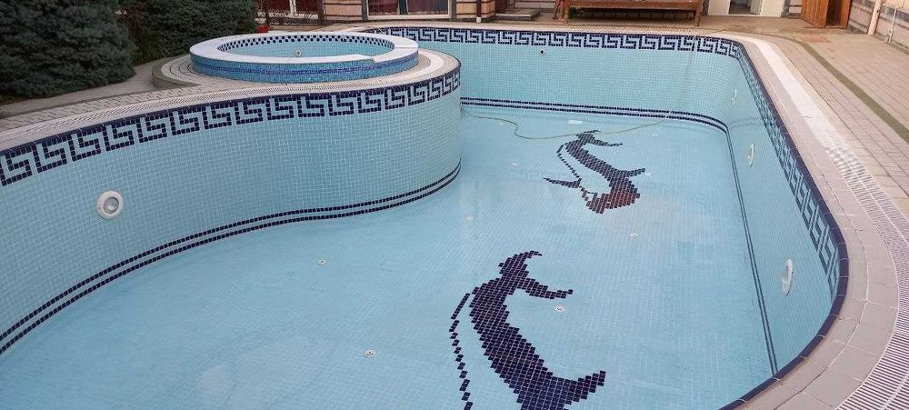 Строительство бассейнов любой формы / Обслуживание /Под ключ